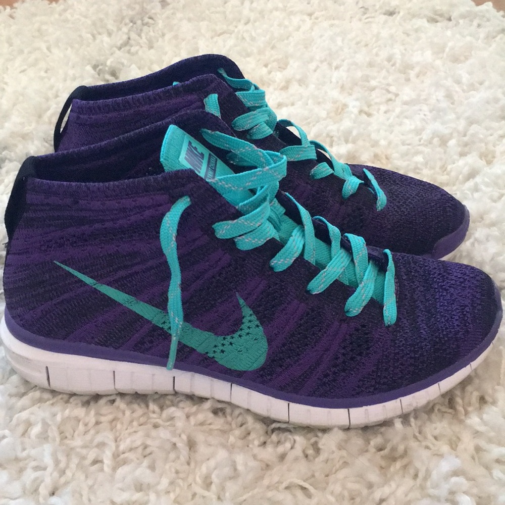 Nike Flyknit Chukka Sneakers